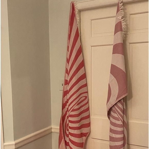 Wonderland 100% Organic Cotton with Eyelash Fringe Alice Red 2 Sides FLiPSiDE - Picture 10 of 10